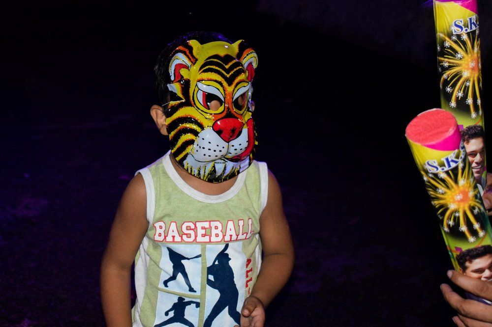 Child in mask