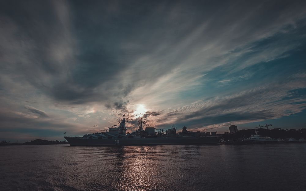 Порт Владивосток