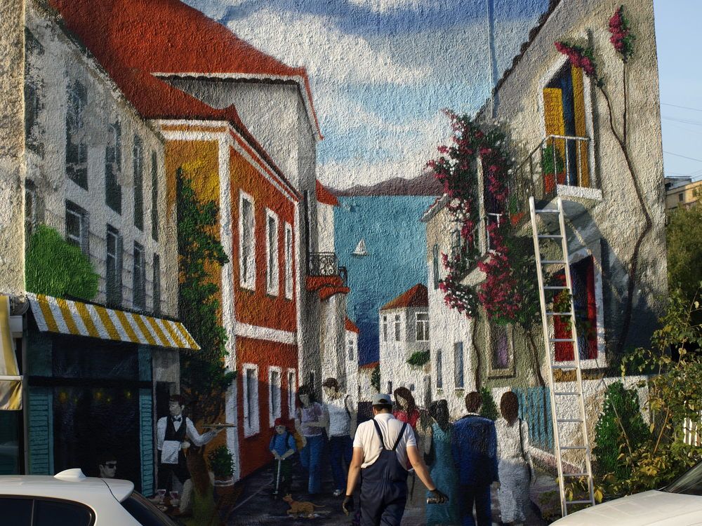 Слился с творчеством.