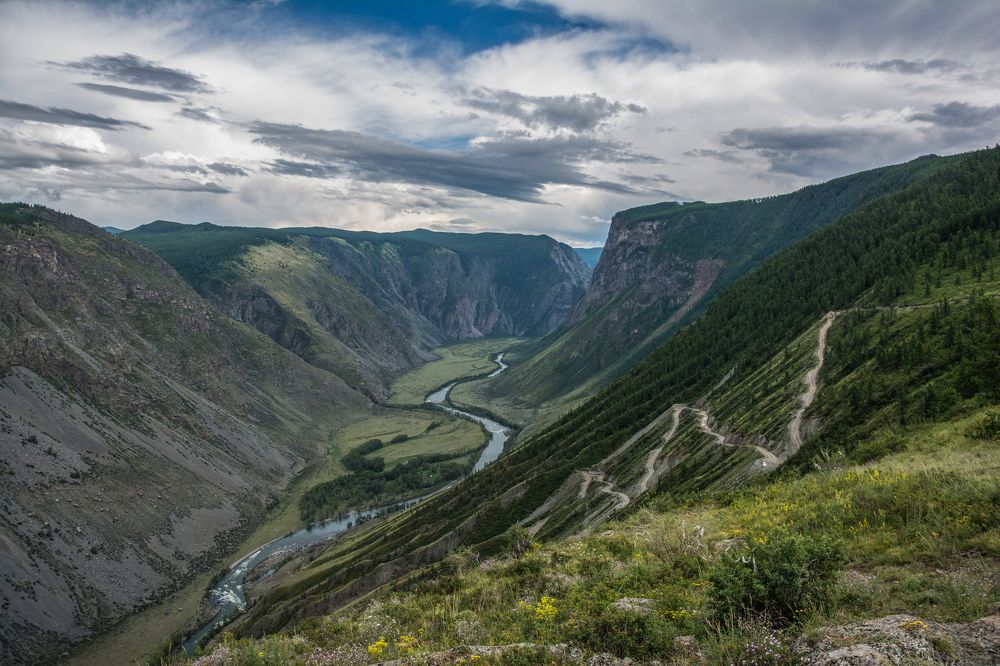 The valley of the river