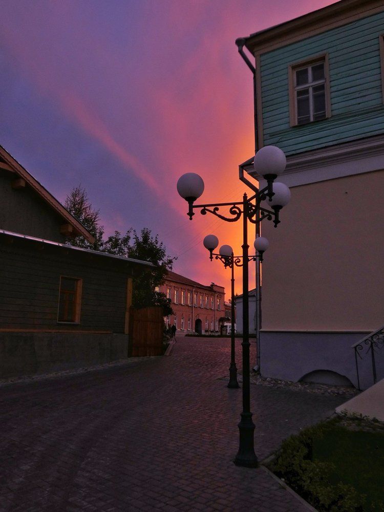 За минуту до того, как зажглись фонари