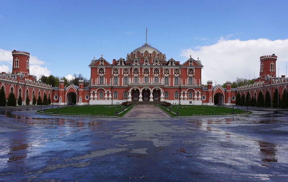 Неоготический  ...