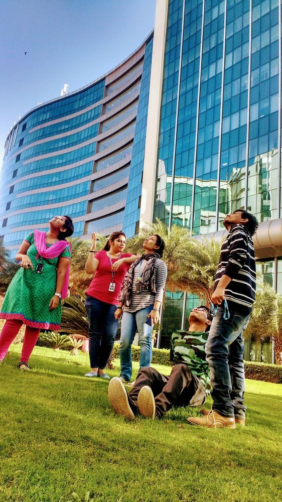 Sky blue s there n building glass