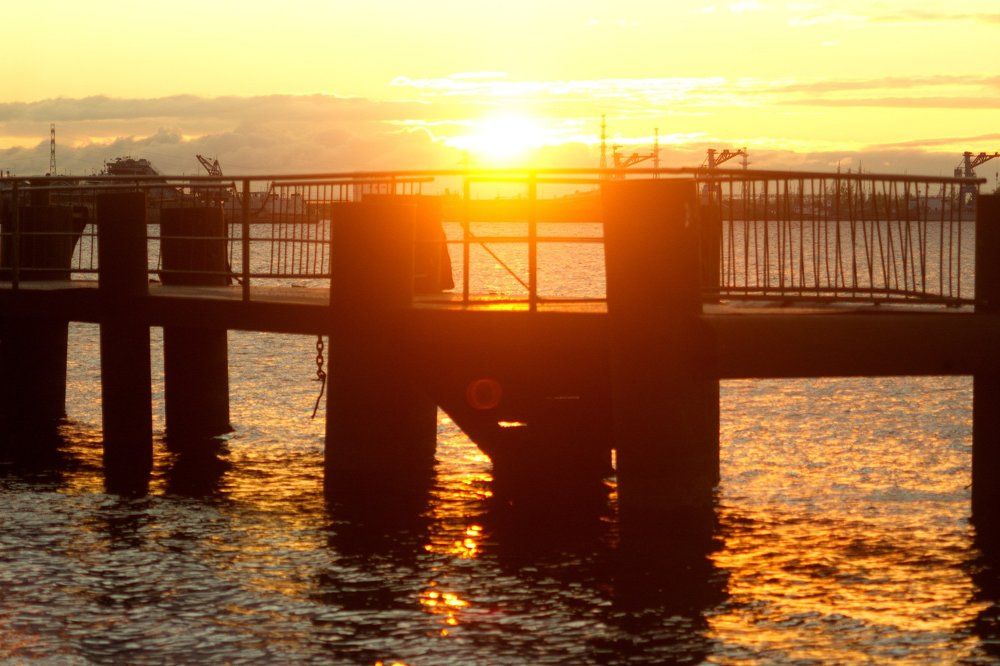 причал вечерний