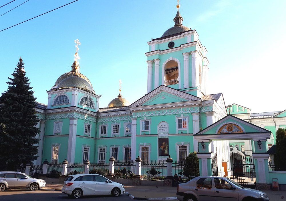 Преображе́нский кафедра́льный собо́р .