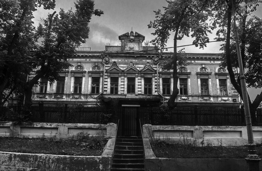 Мрачный дворец