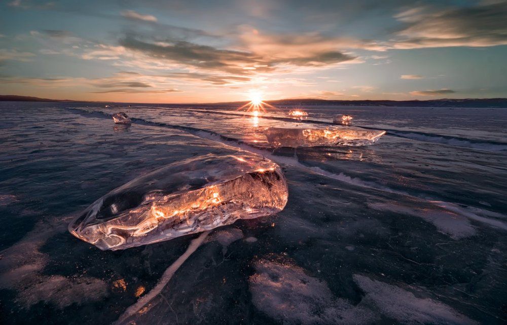 Ледяное поле Байкала и его алмазы