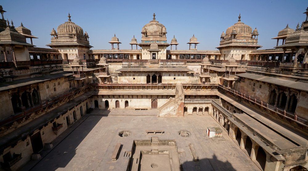 Застывшая в вечности крепость в городе Орчха