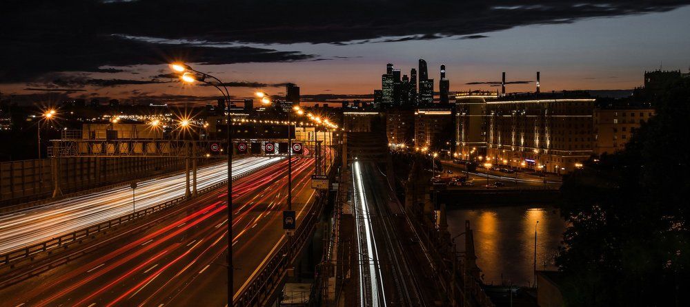 Вечерний поезд.