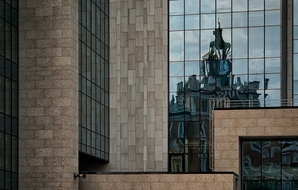 Между прошлым и будущим...