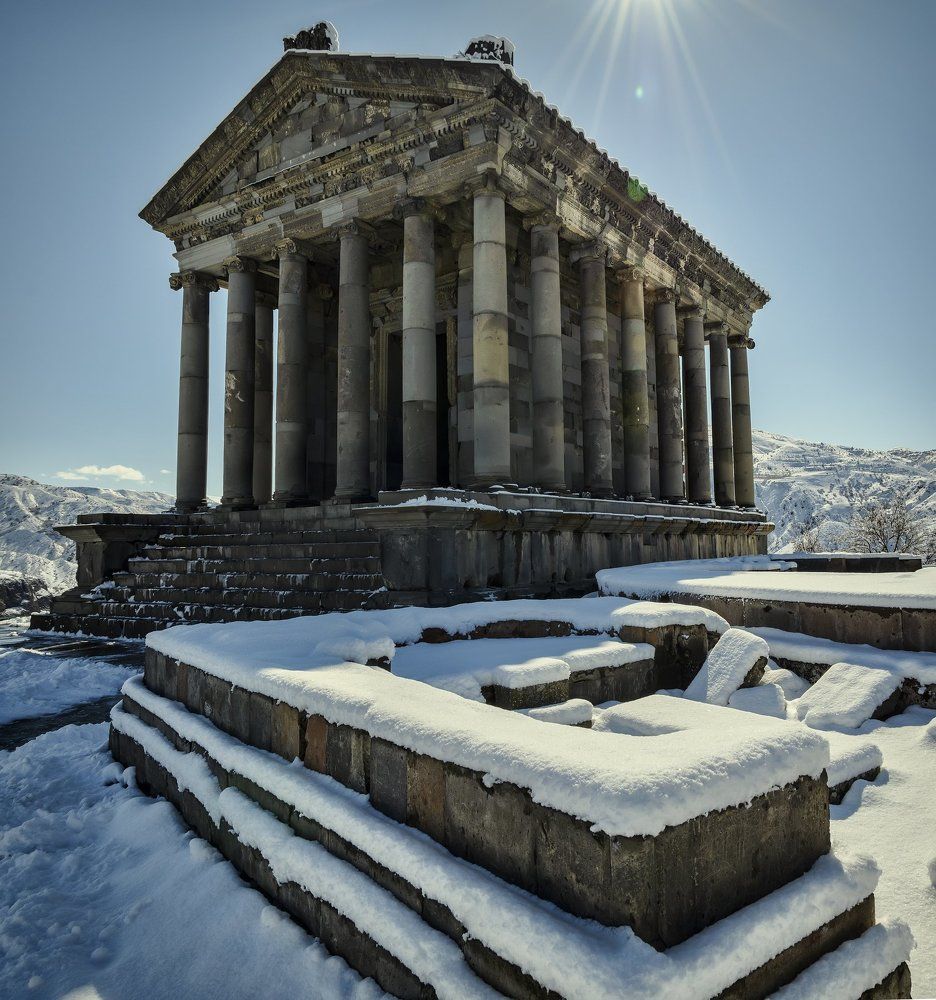 Языческий храм Гарни.