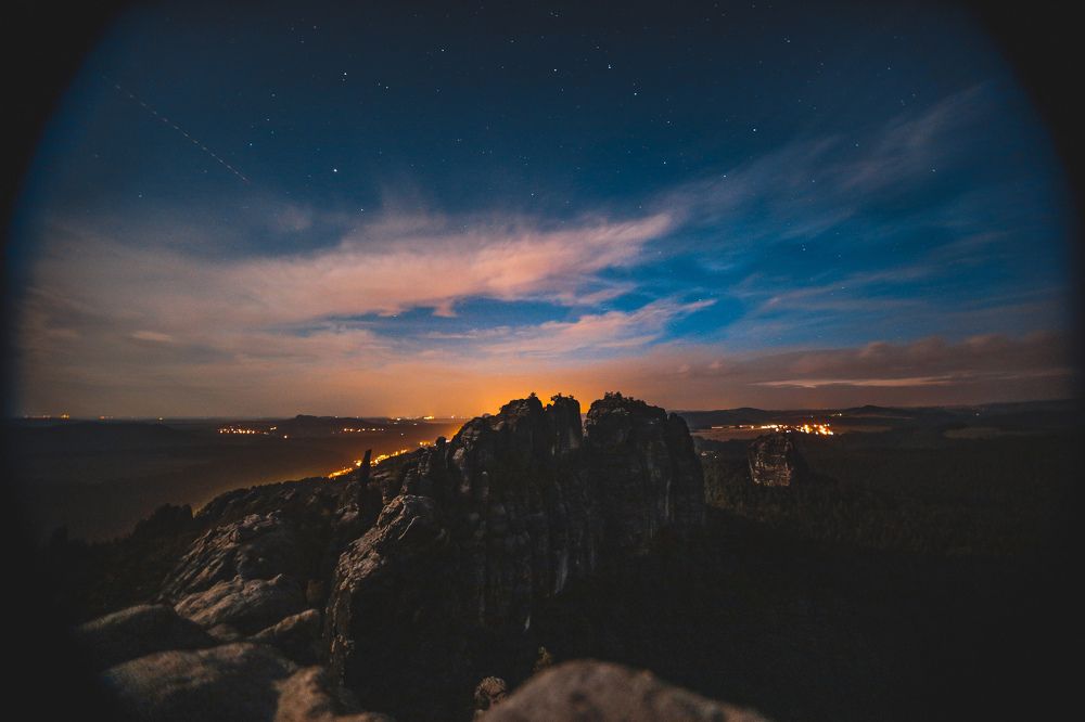 Горные сказки в ночи