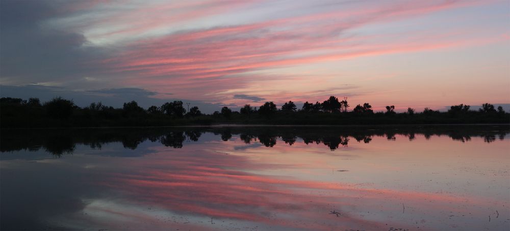 Озеро на закате