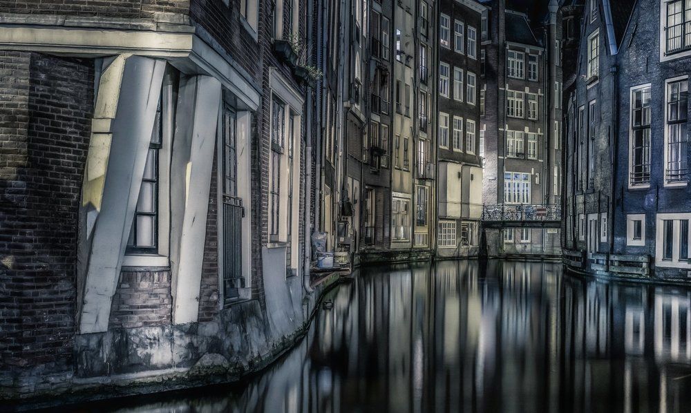 Изгибы Амстердама