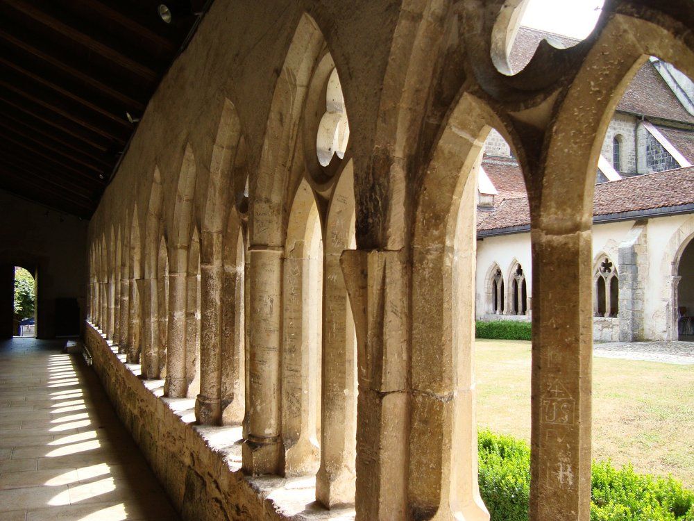 Дворик монастыря