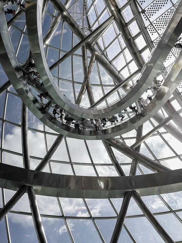 Пешеходы 22 века