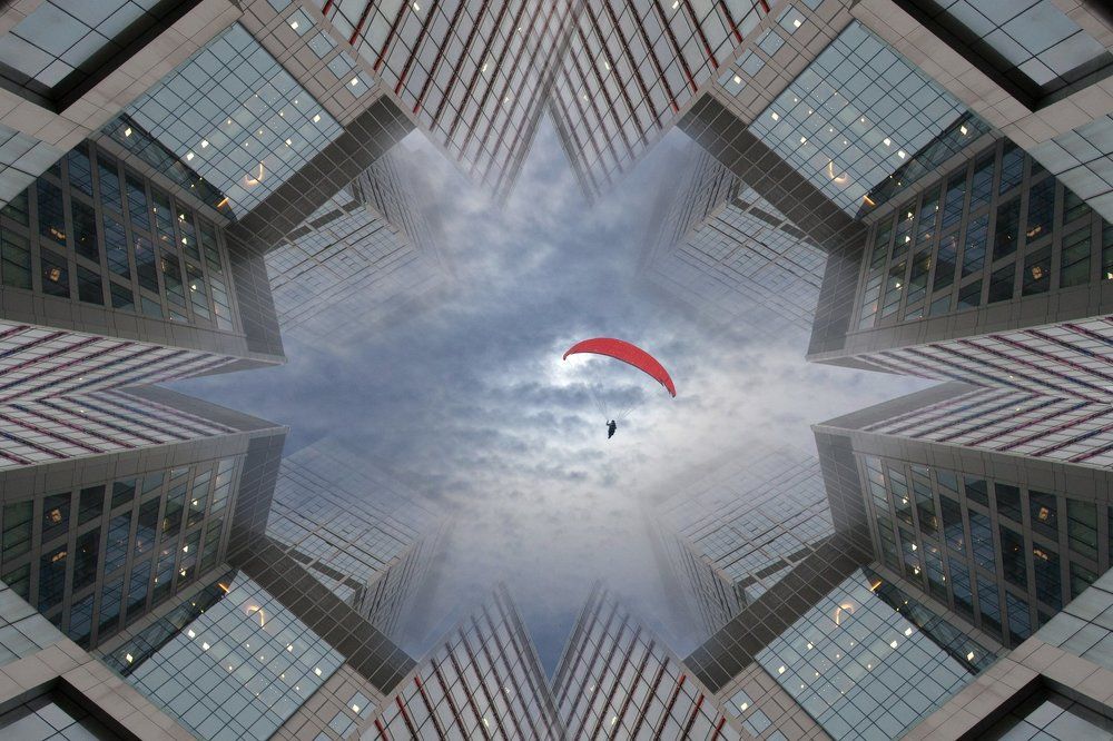 Над городом