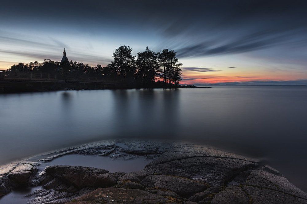 Крадется ночь по Валааму