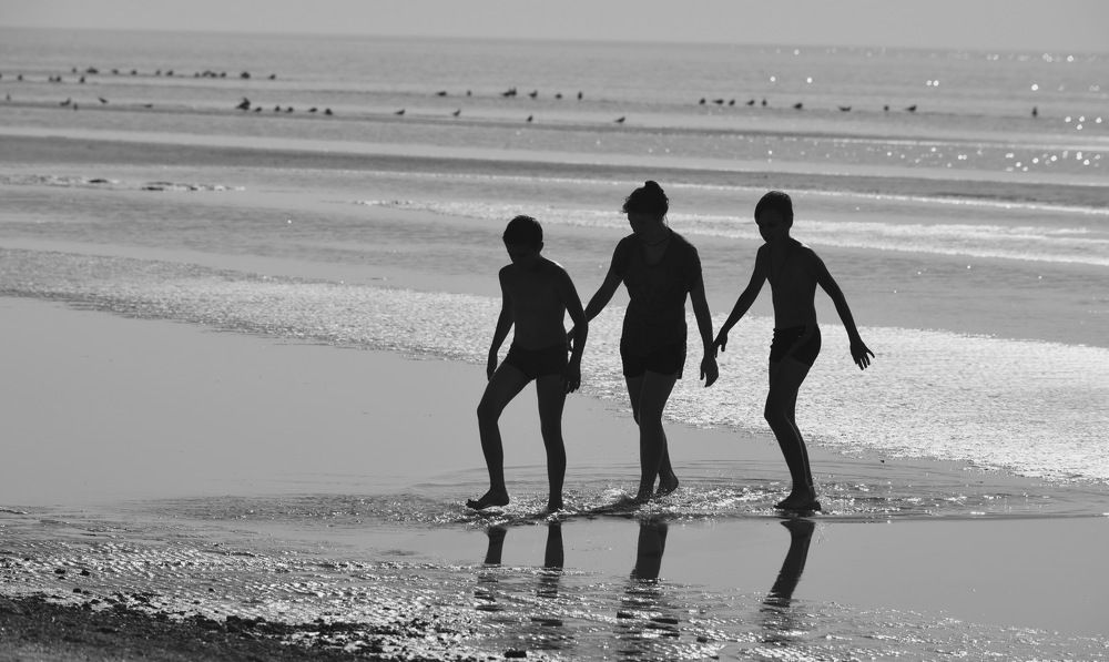 Друг за другом