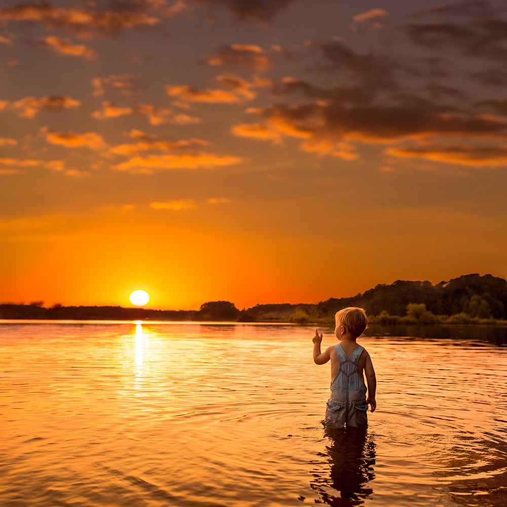 Закат на озере