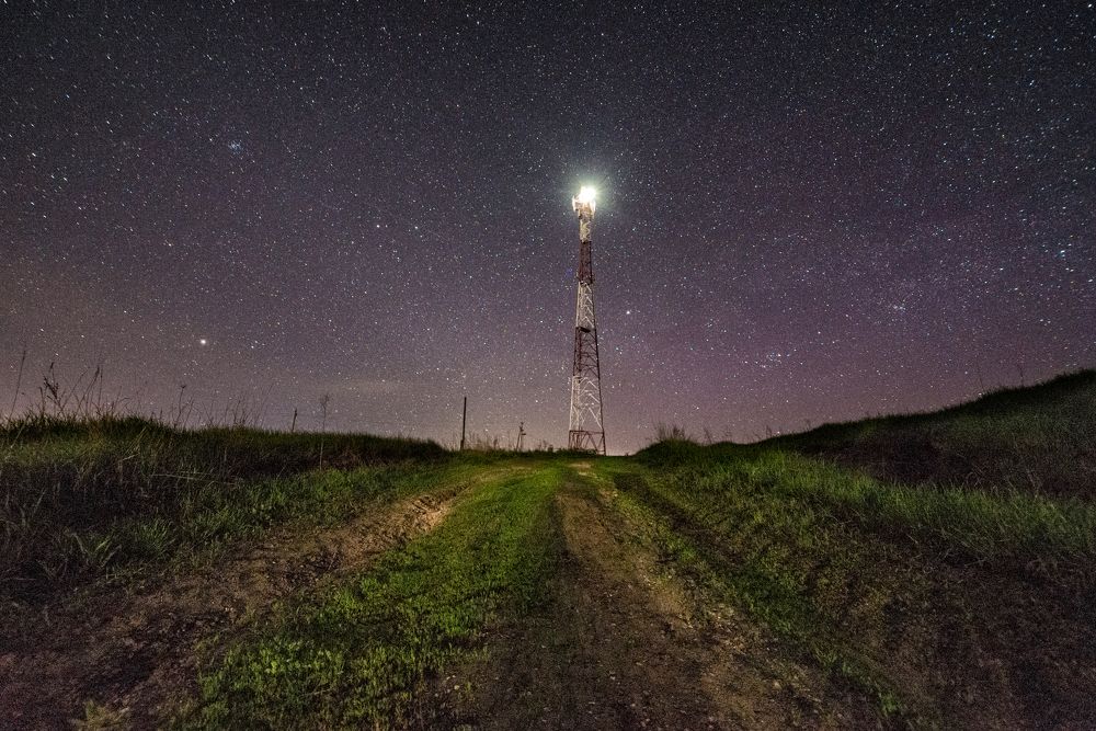 Среди чужих планет