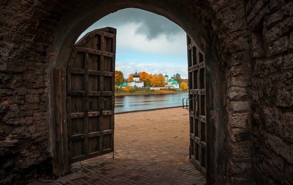 Ворота в осень.