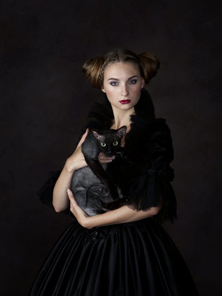 "Женщина с котом"