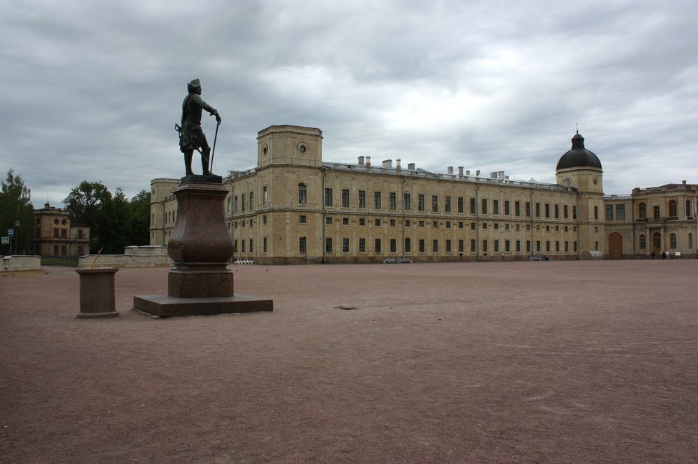 Гатчина. Площадь. Июль.