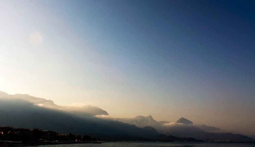 В объятии гор.