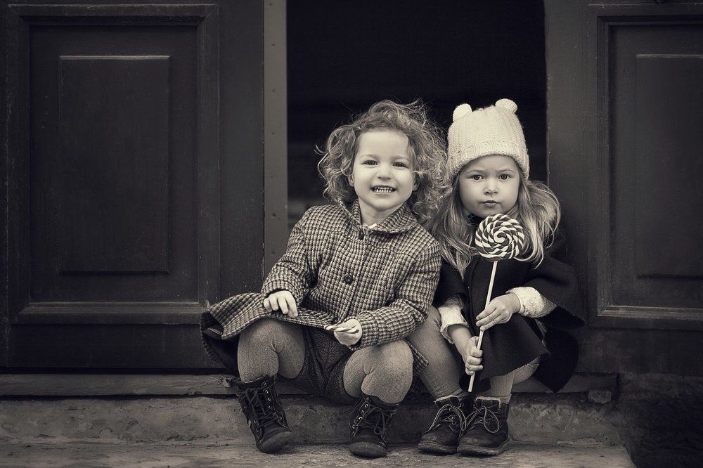 Вика и Майя в мае