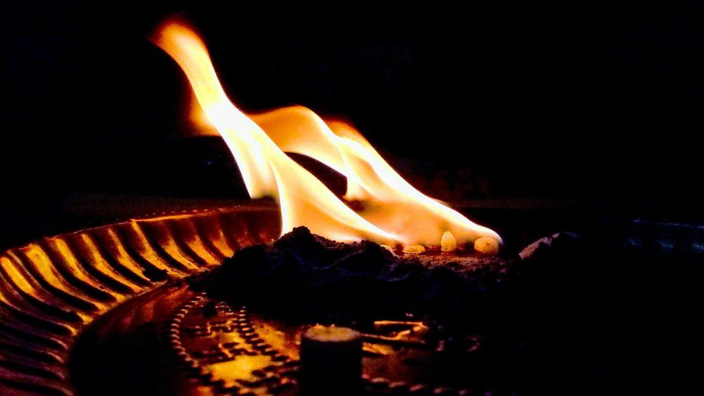 Lighting of camphor