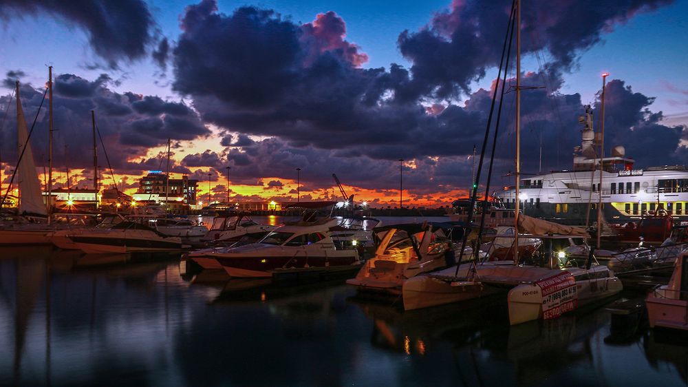 Ночные грёзы сочинской гавани...