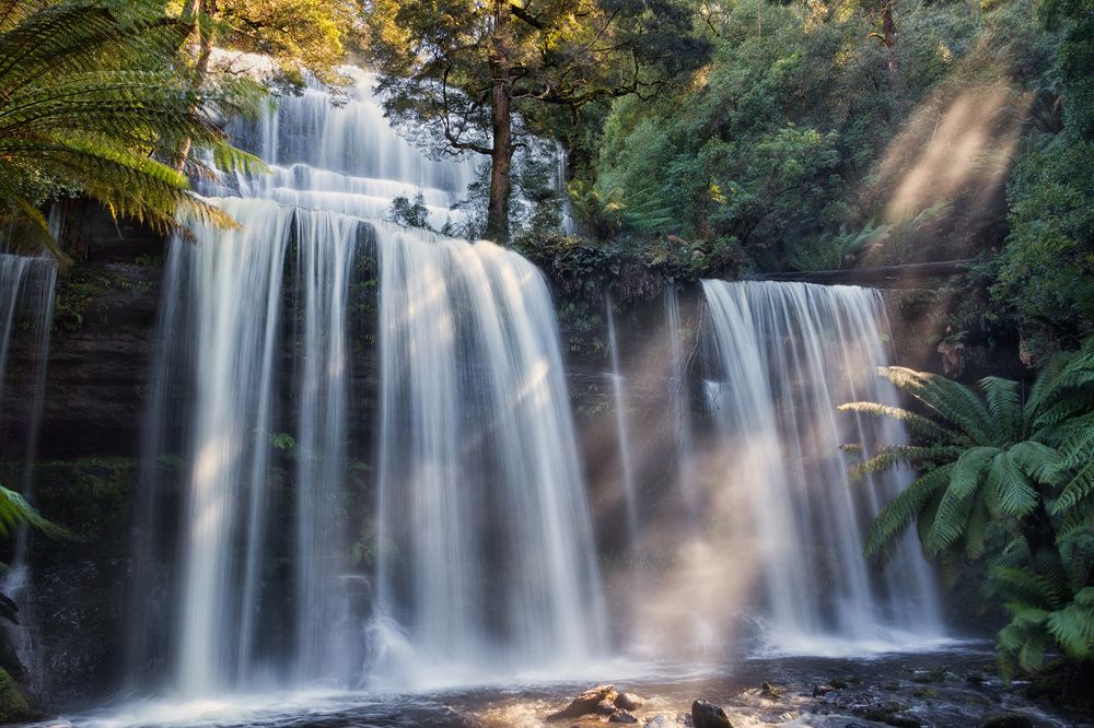 Лучи воды и света