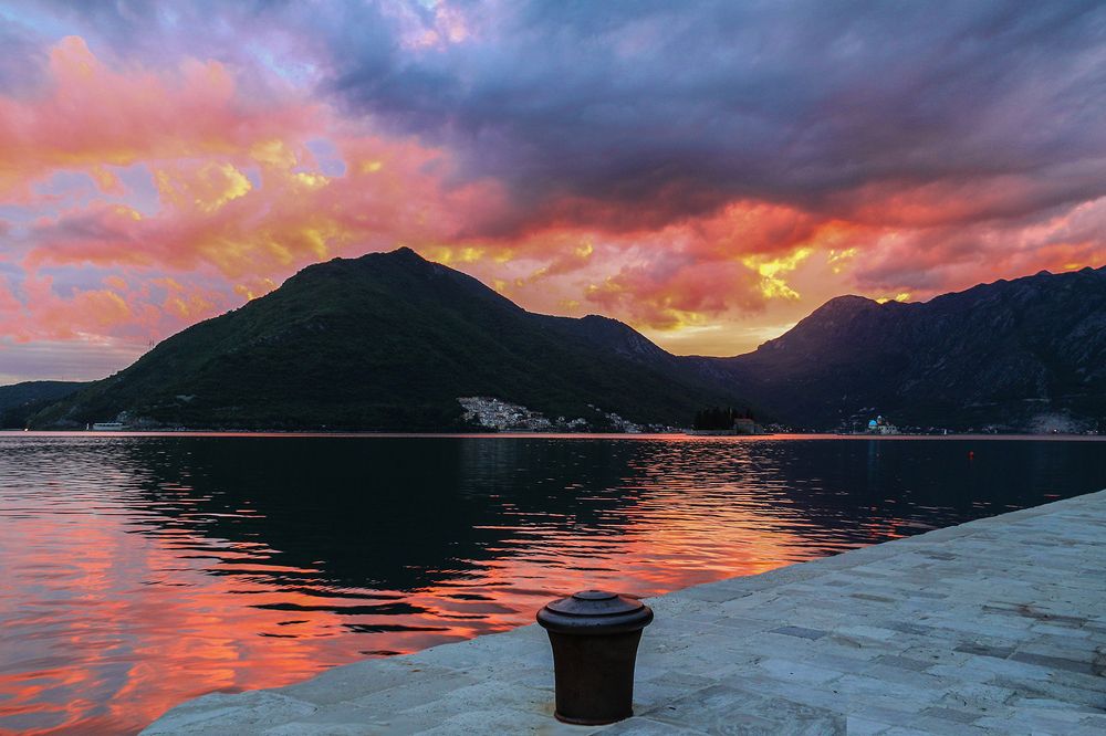 Солнечное лоно и Одинокий причал...