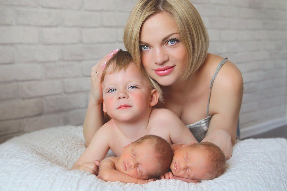 теперь мальчишек в семье трое