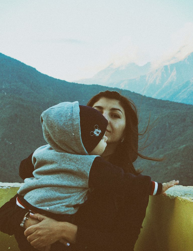 Мать и дитя