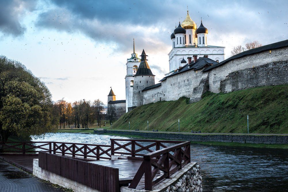 Охраняя покой..