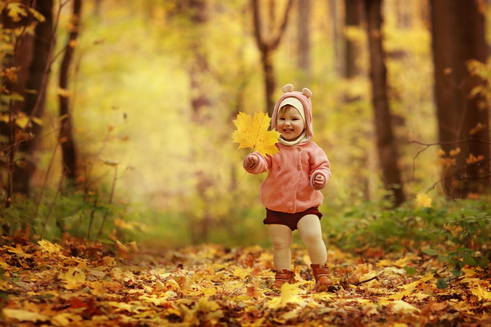 золотой листочек- столько радости для малышей
