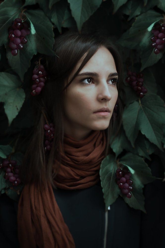 Девушка в винограде
