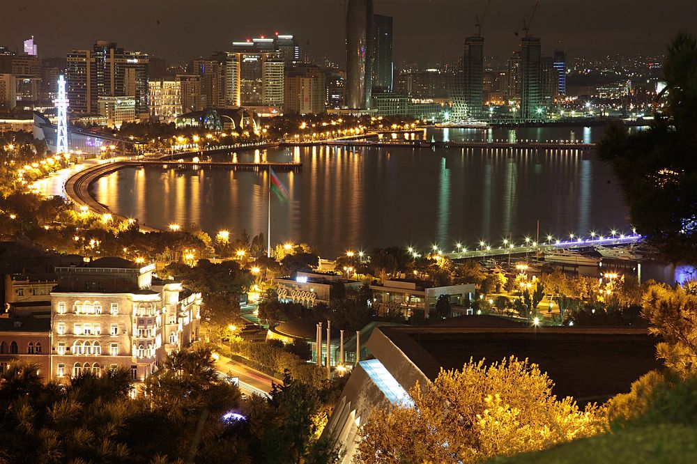 Вечерний Баку