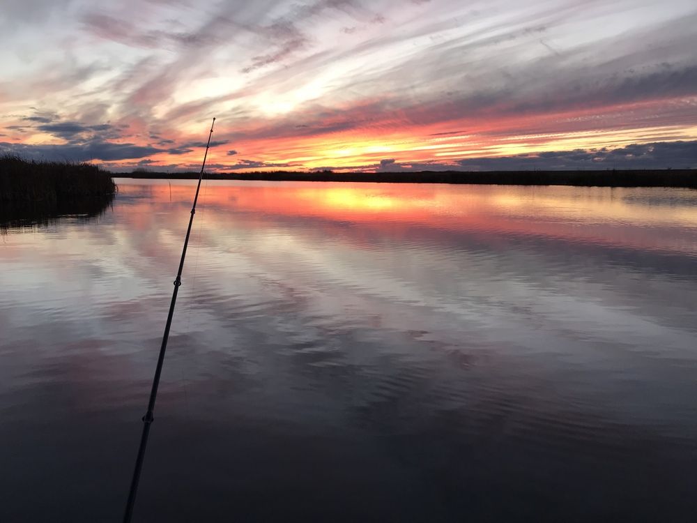 Закат на рыбалке