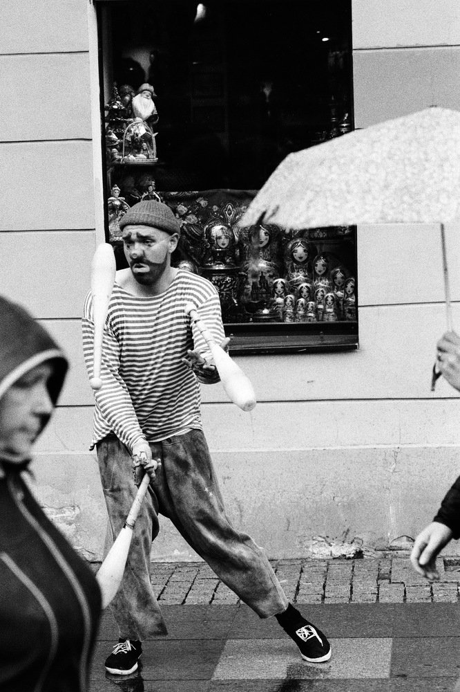 У каждого свой труд.