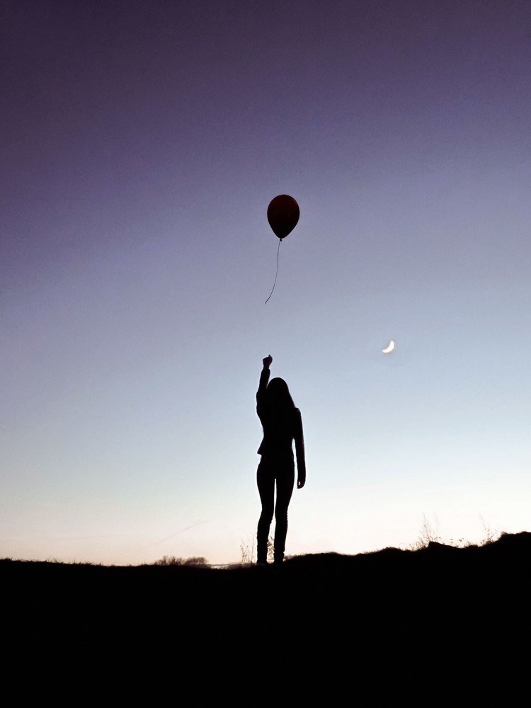 The girl with a balloon