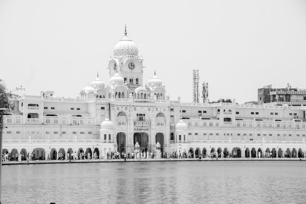 На территории Золотого храма