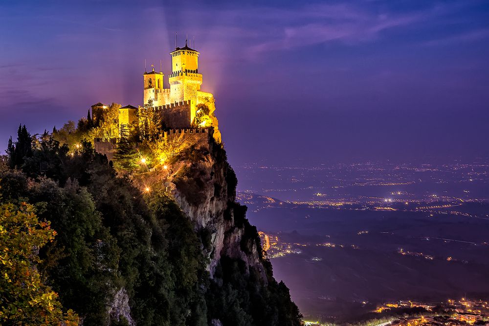 Guaita tower at night