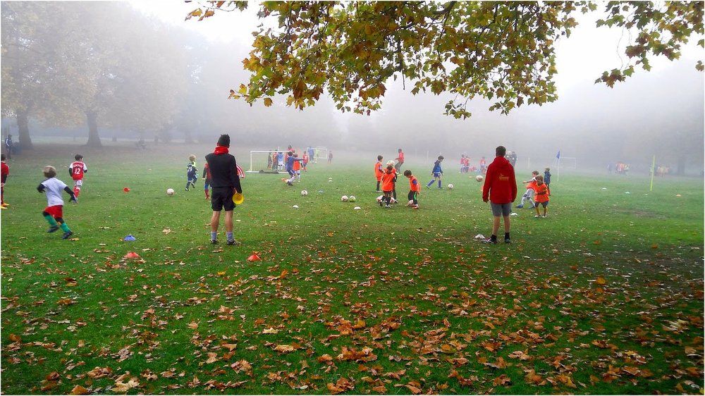Английский футбол осенним утром