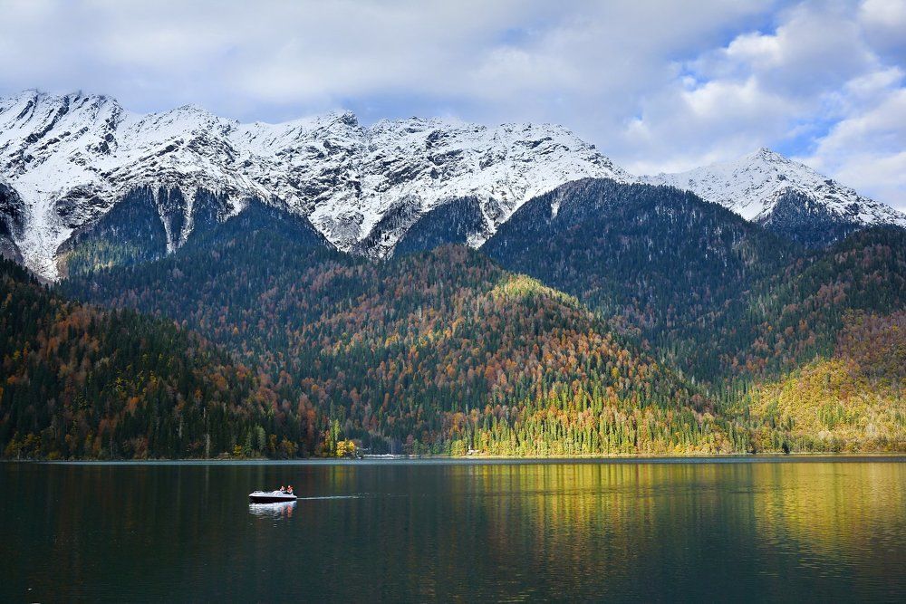 Осенние краски Рицы