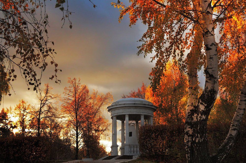 Беседка Гончарова на закате