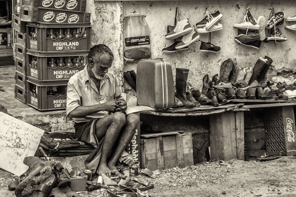 Shoe maker