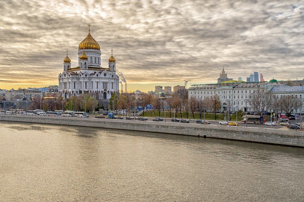 Храм Христа Спасителя. Вид с Большого Каменного моста.